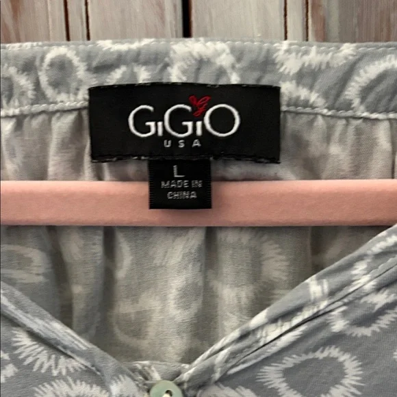 GGO Floral-Sleeve Gray Leopard-Print Layered Tunic - Picture 2 of 4